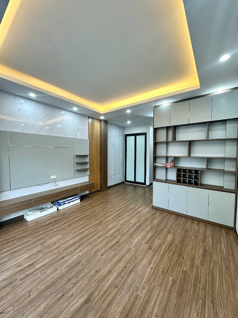 NHẬT TẢO- BẮC TỪ LIÊM - NHÀ MỚI – THANG MÁY, NGÕ RỘNG, GẦN Ô TÔ TRÁNH – GIÁ HƠN 8 TỶ